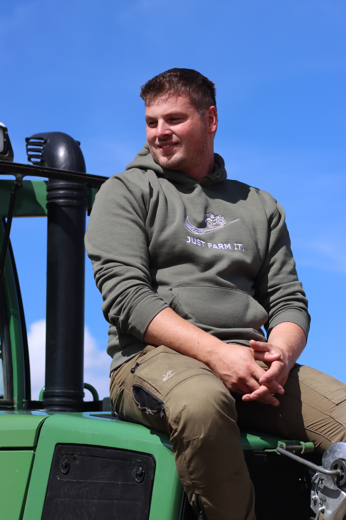 Hoodie - JUST FARM IT.