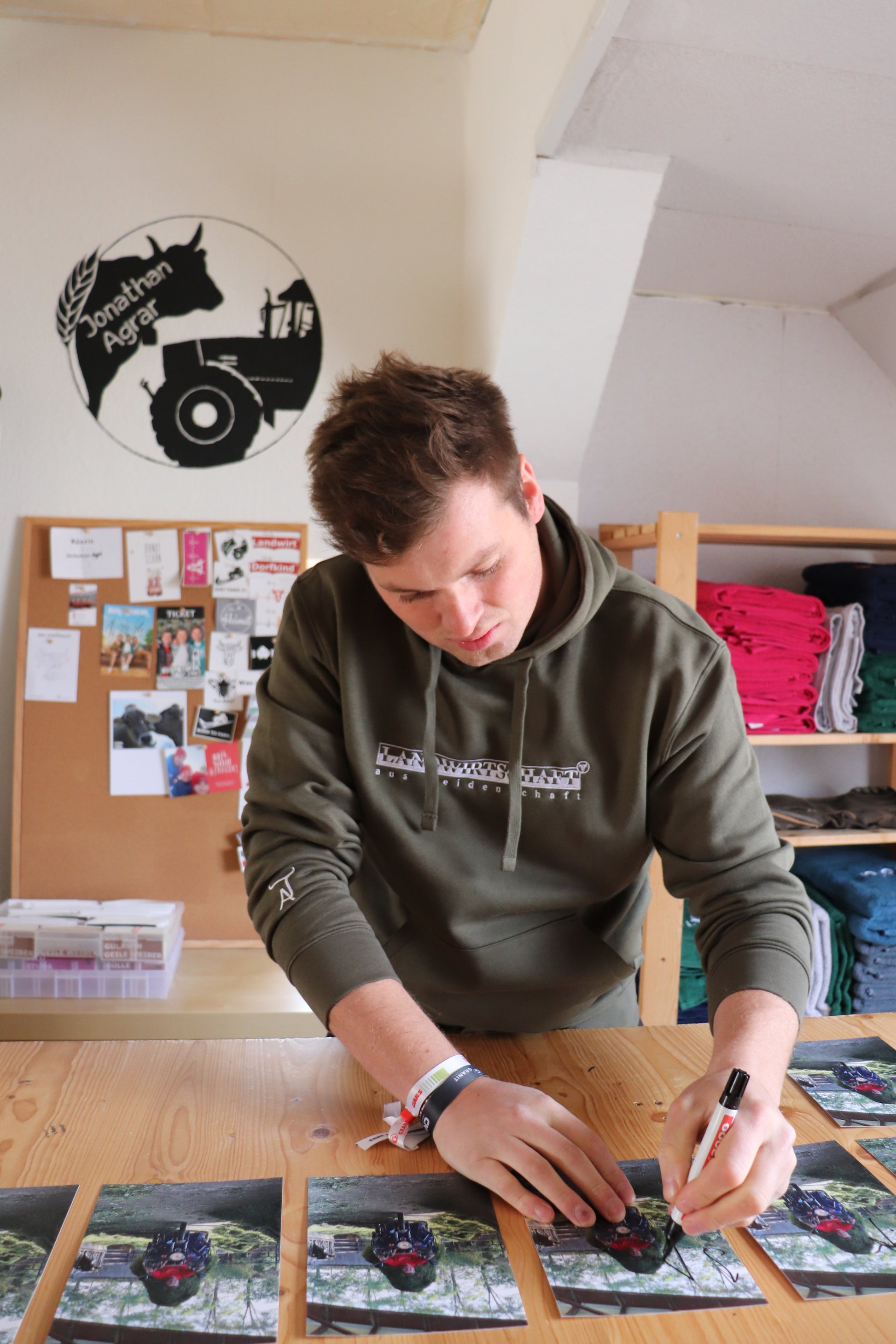 Hoodie - LANDWIRTSCHAFT AUS LEIDENSCHAFT – Jonathan Agrar Shop Hoodie - LANDWIRTSCHAFT AUS LEIDENSCHAFT – Jonathan Agrar Shop